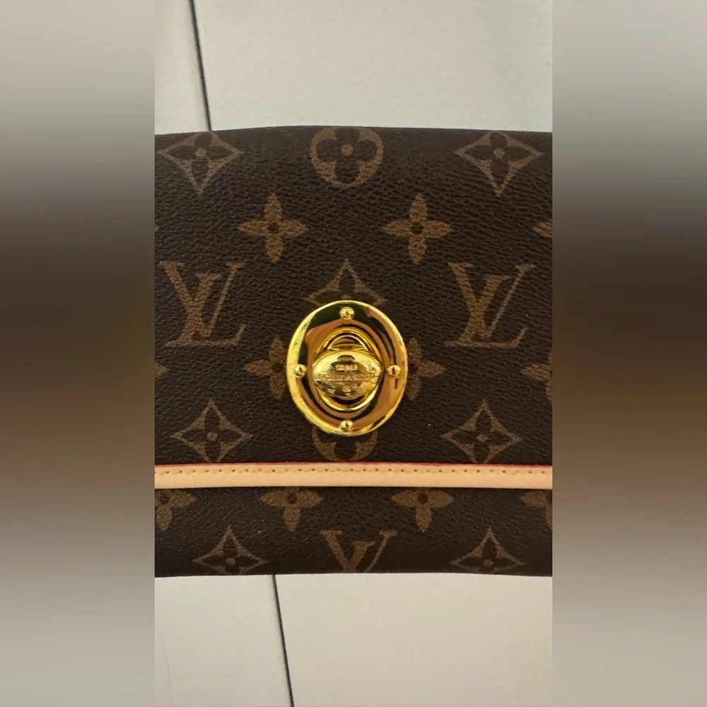 Brown monogrammed shoulder bag with red trim - Picture 2 of 4